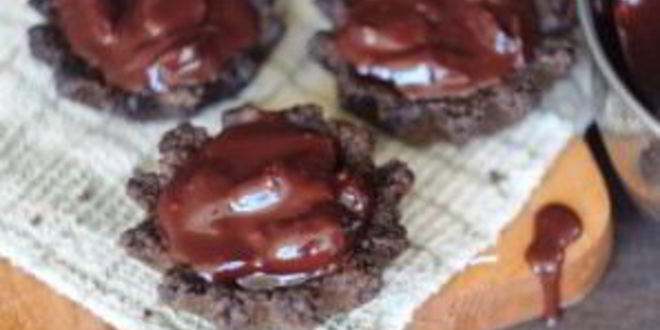 Рецепт шоколадна-вишневых пирожные