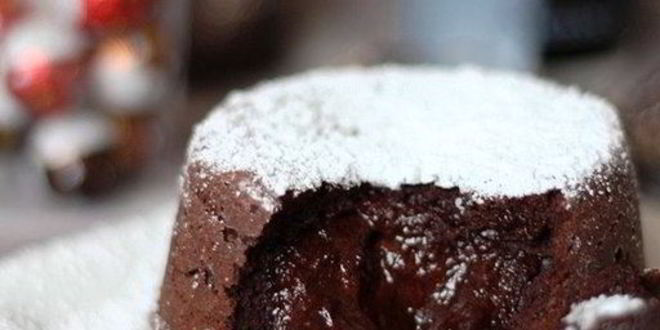 Рецепт шоколадного горячего пирожного с жидкой начинкой