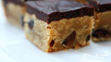 Рецепт Шоколадных пирожных с арахисовым маслом и орехами пекан