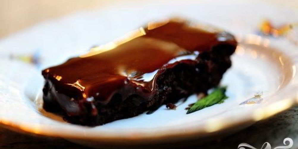 Как приготовить шоколадные пирожные в глазури