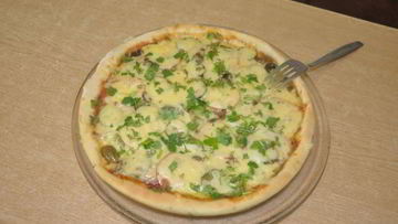 Рецепт Итальянской тонкой пиццы с ветчиной сыром и грибами