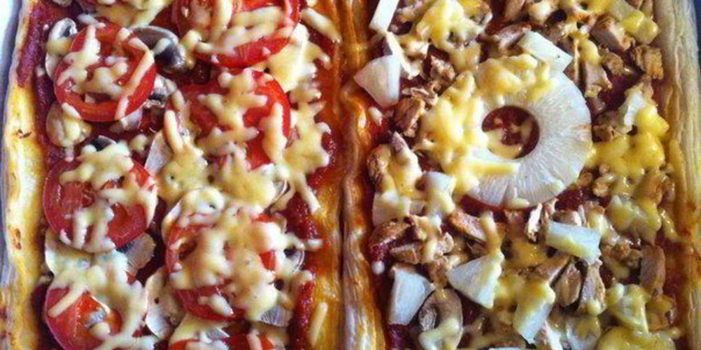 Как приготовить пиццу из слоеного теста