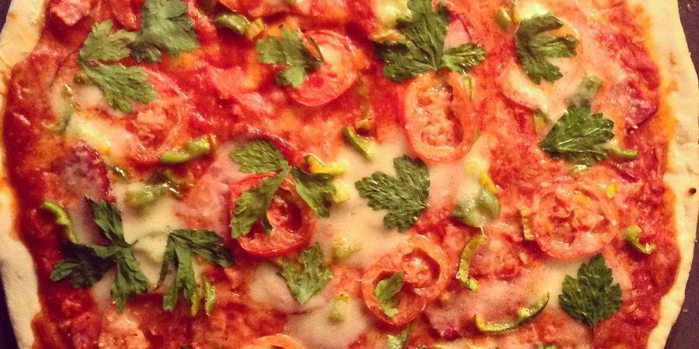 Как приготовить пиццу на красном соусе с говядиной