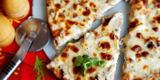 Рецепт пиццы с белым соусом и шампиньонами