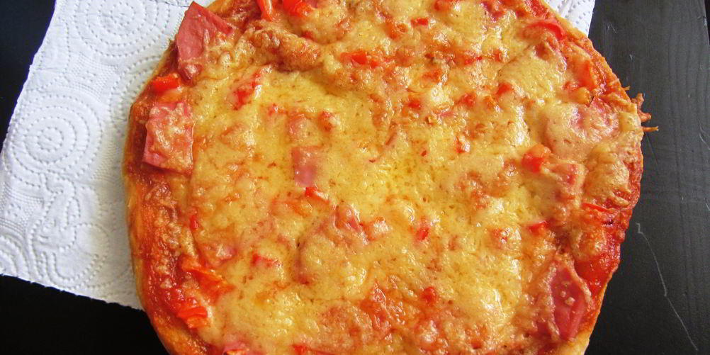 Как приготовить пиццу с колбасой