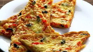 Рецепт Пиццы с копченостями и черносливом