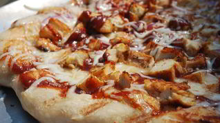 Рецепт Пиццы с курицей и помидорами