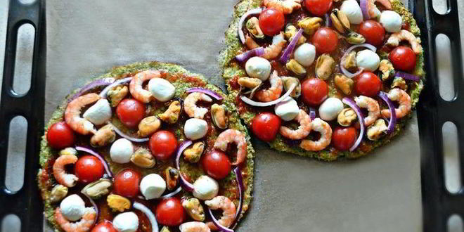 Рецепт пиццы с морепродуктами на основе из брокколи