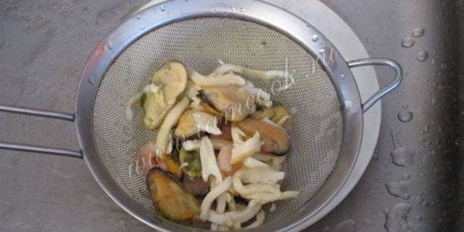 Рецепт пиццы с морепродуктами