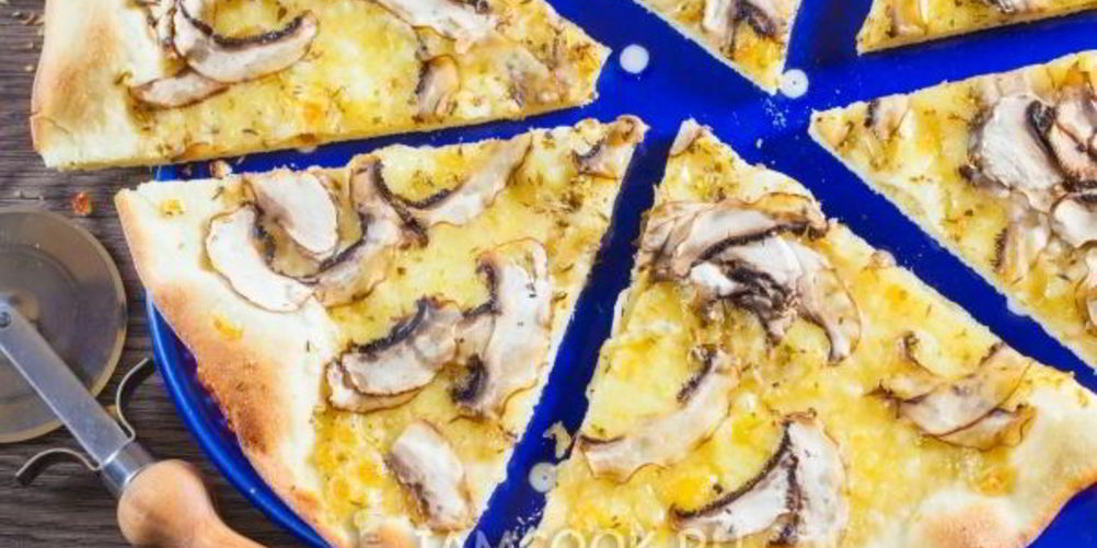 Как приготовить пиццу с шампиньонами и сыром