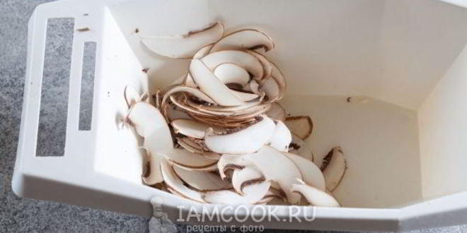 Рецепт пиццы с шампиньонами и сыром