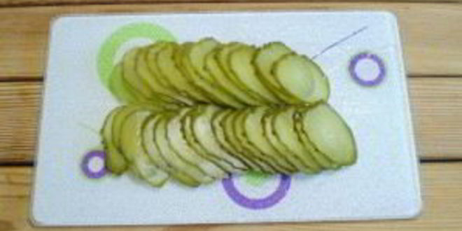 Рецепт пиццы с солеными огурцами