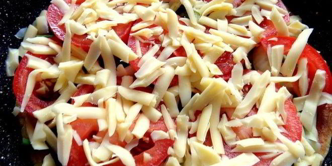 Рецепт заливной пиццы в сковороде