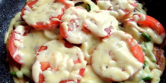 Рецепт заливной пиццы в сковороде