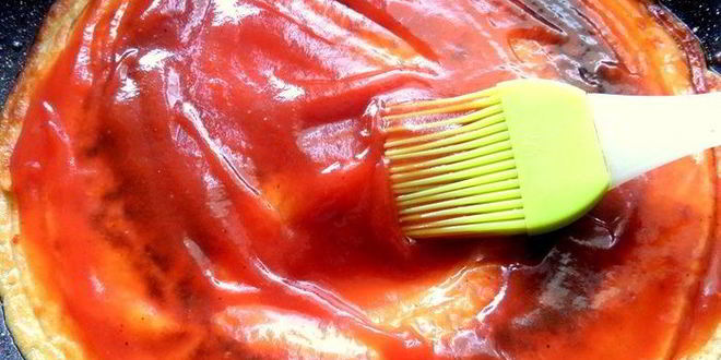 Рецепт заливной пиццы в сковороде