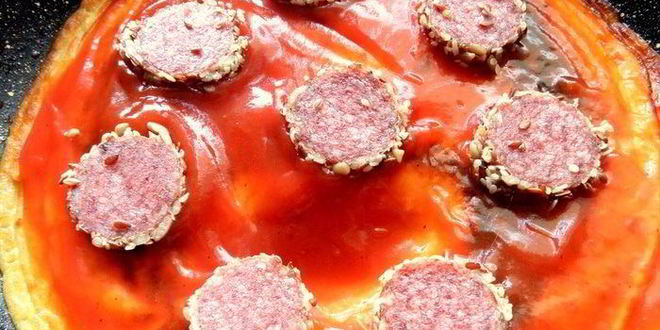 Рецепт заливной пиццы в сковороде