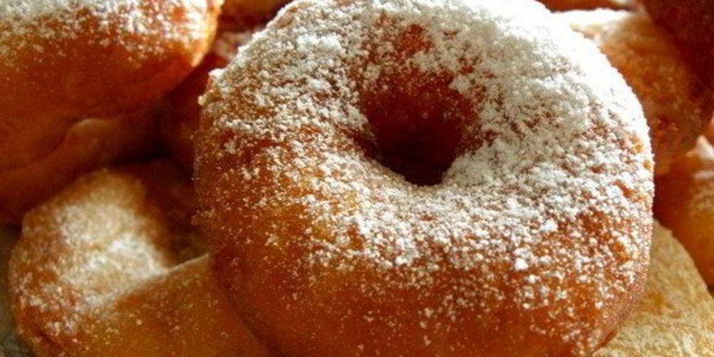 Как приготовить домашние пончики на сгущенке