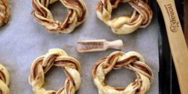 Рецепт крученых пончиков с нутеллой