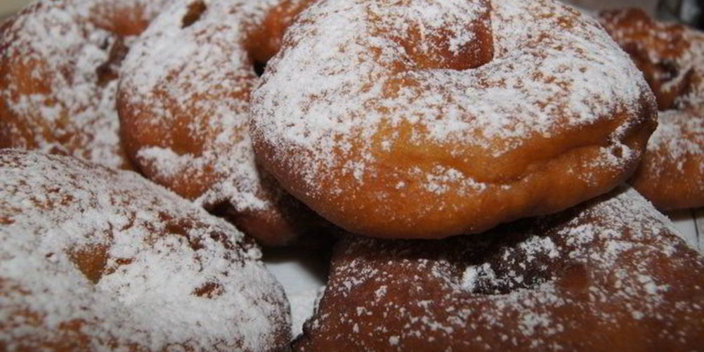 Как приготовить пончики с яблоками и коньяком