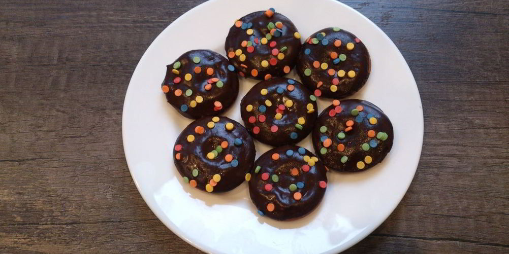 Как приготовить пончики в шоколадной глазури