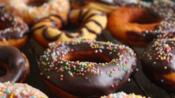 Рецепт Пончиков в темном и белом шоколаде