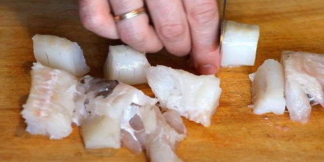 Рецепт рыбных пончиков из трески