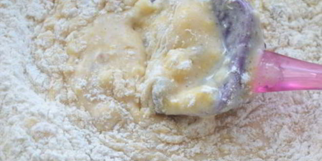 Рецепт творожных пончиков с малиной