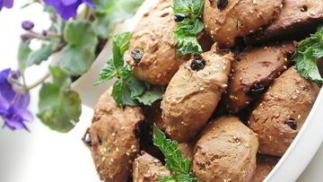 Рецепт Пряников с кунжутом, изюмом и мятой