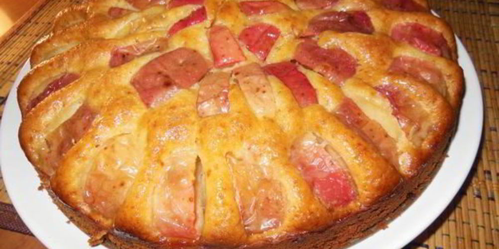 Как приготовить медовую шарлотку