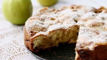 Рецепт Простой шарлотки с яблоком в духовке