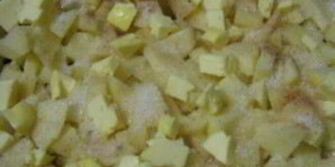 Рецепт шарлотки из батона с яблоками