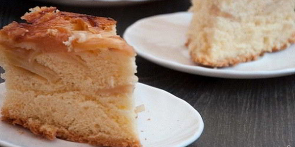 Как приготовить шарлотку на кефире в мультиварке