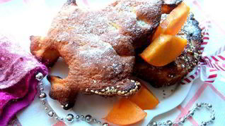 Рецепт Шарлотки с ананасом и хурмой