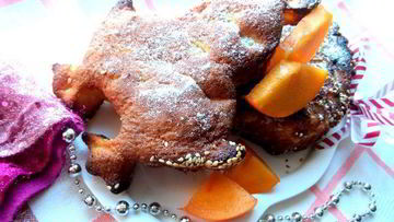 Рецепт Шарлотки с ананасом и хурмой