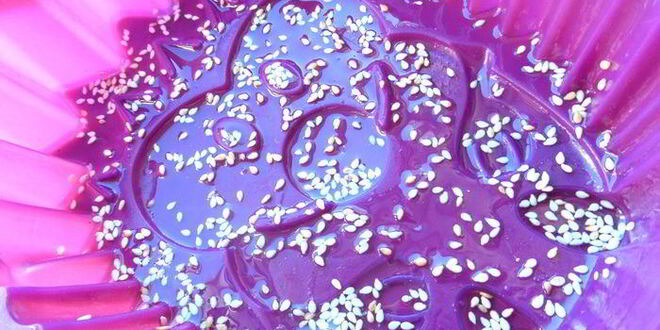 Рецепт шарлотки с ананасом и хурмой