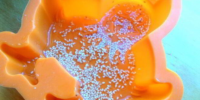 Рецепт шарлотки с ананасом и хурмой