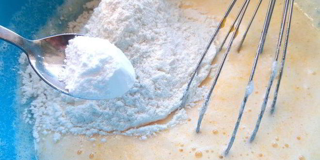 Рецепт шарлотки с ананасом и хурмой