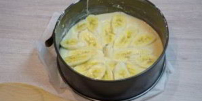 Рецепт шарлотки с бананами
