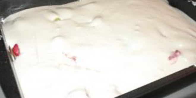 Рецепт шарлотки с клубникой и яблоками