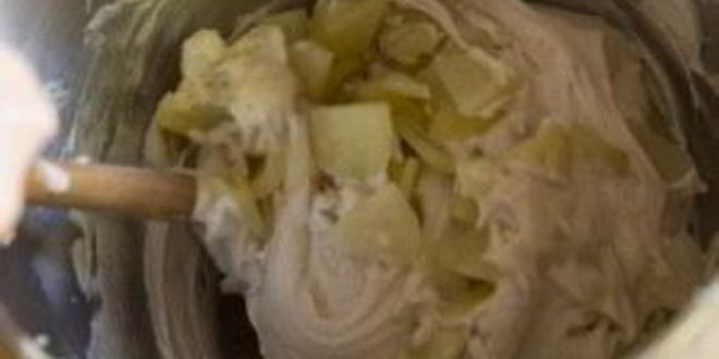 Рецепт шарлотки с манкой и яблоками