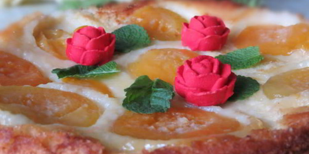 Как приготовить шарлотку с персиками