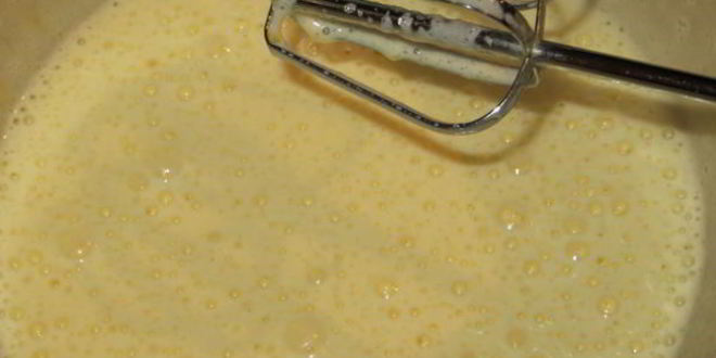 Рецепт шарлотки с персиками