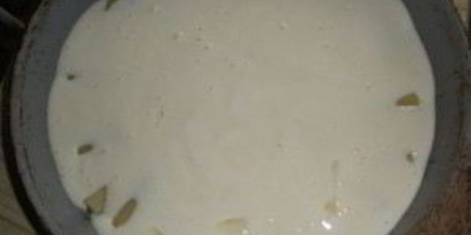 Рецепт шарлотки с яблоками и ревенем