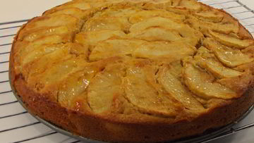 Рецепт Шарлотки с яблоками и сметаной