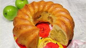 Рецепт Шарлотки с яблоками на кефире