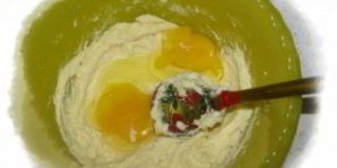 Рецепт шарлотки с яблоками на кефире