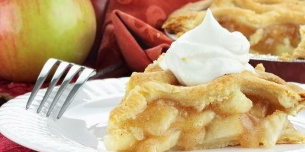 Как приготовить шарлотку с яблоками на сметане