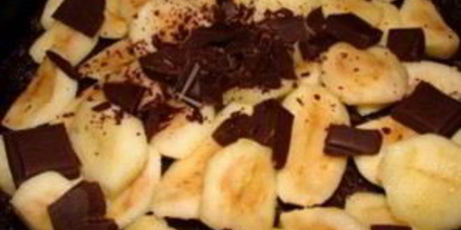 Рецепт шарлотки шоколадной с яблоками