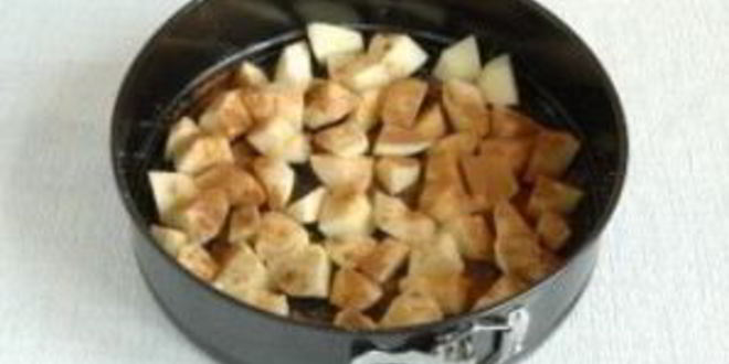 Рецепт шарлотки со сгущенкой и яблоками