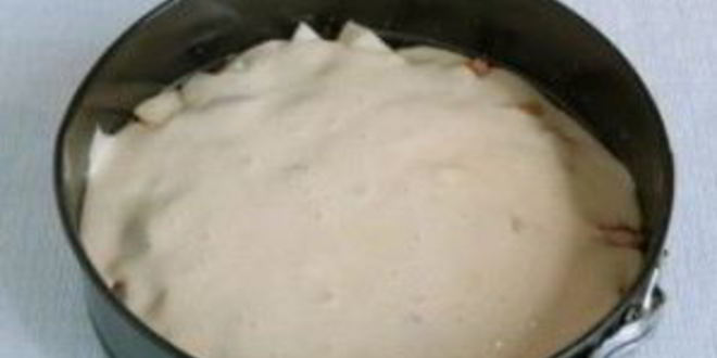 Рецепт шарлотки со сгущенкой и яблоками